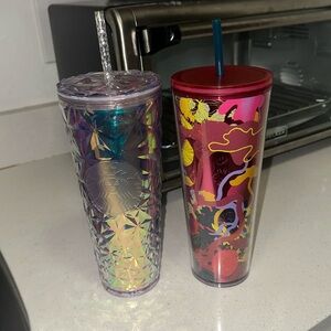 2 starbucks cups